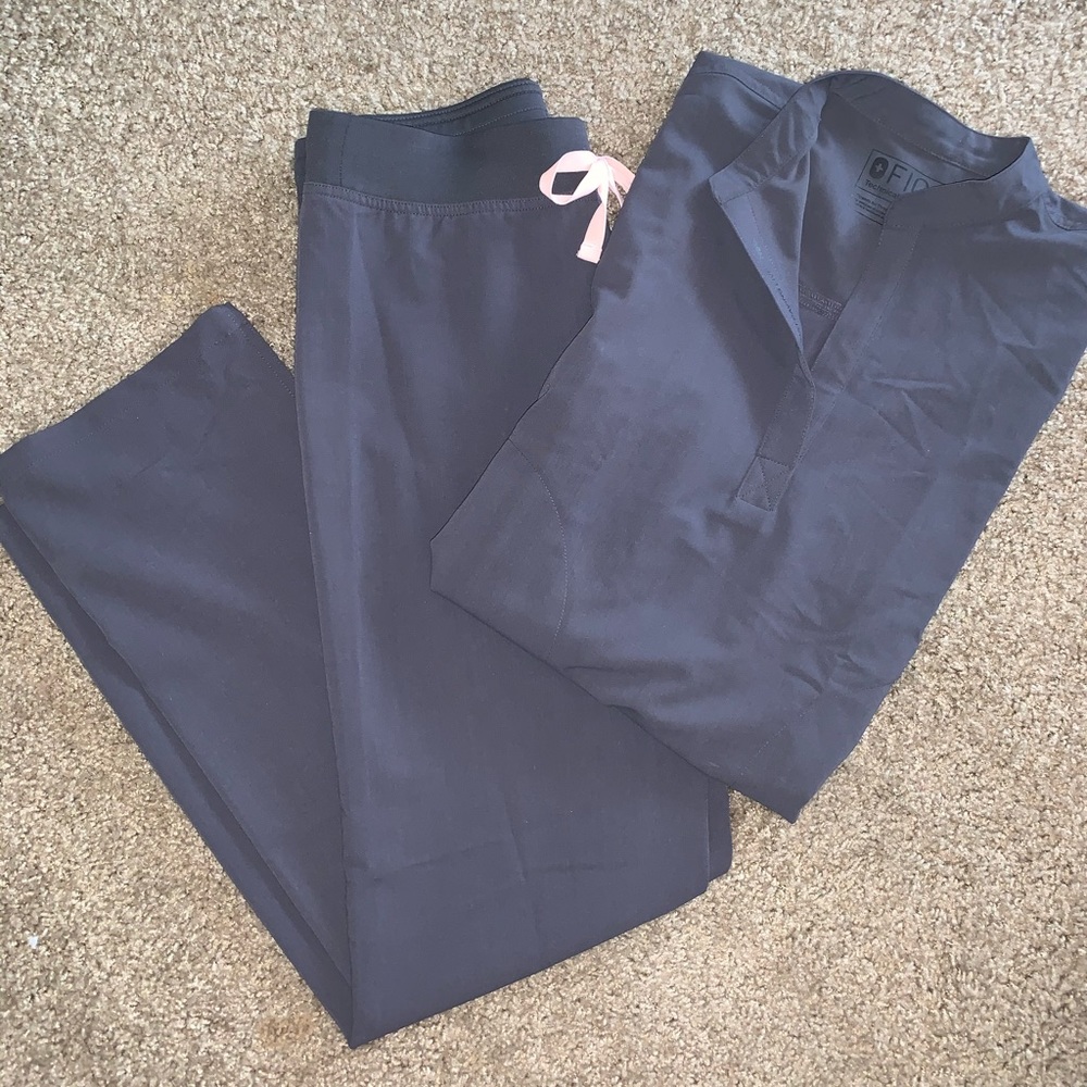 Figs Scrubs : Charcoal Gray